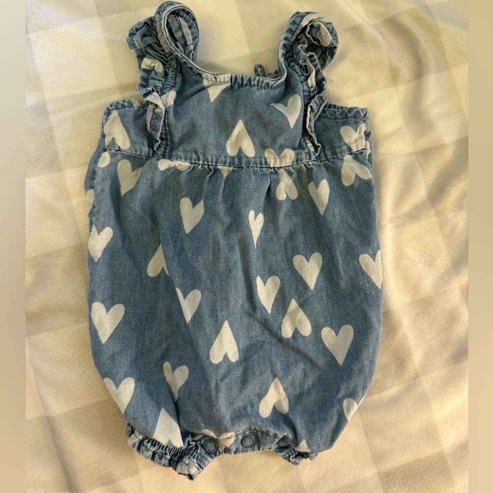 Carters baby girl heart bubble